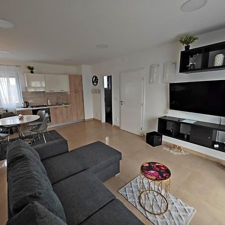 Level Up -Self Check In Apartment Osijek Ngoại thất bức ảnh